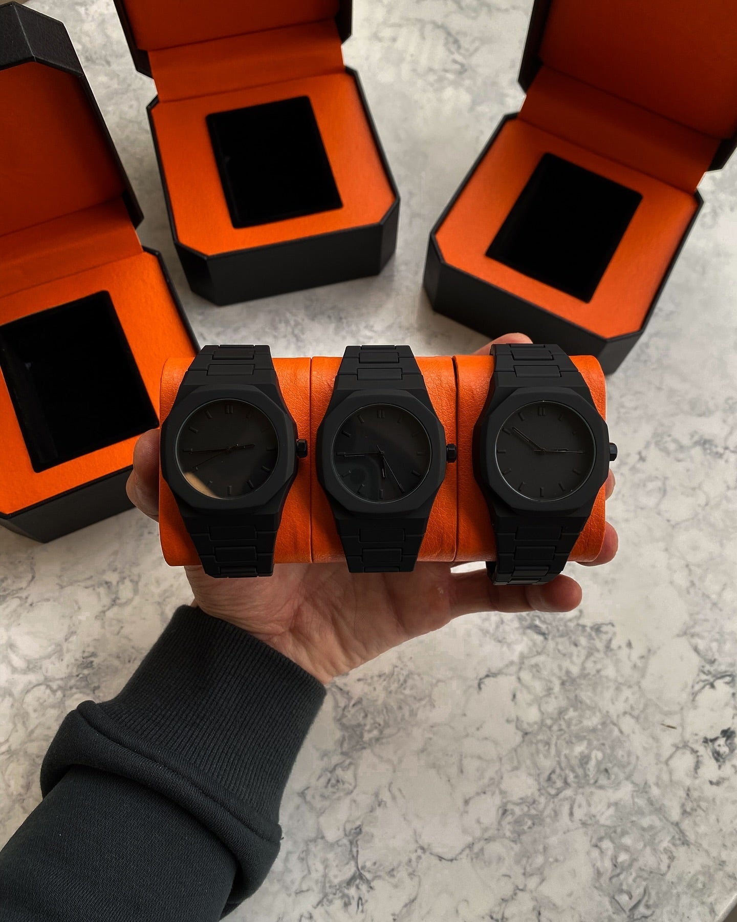 Arabic Numeral Watch (Black Aura)