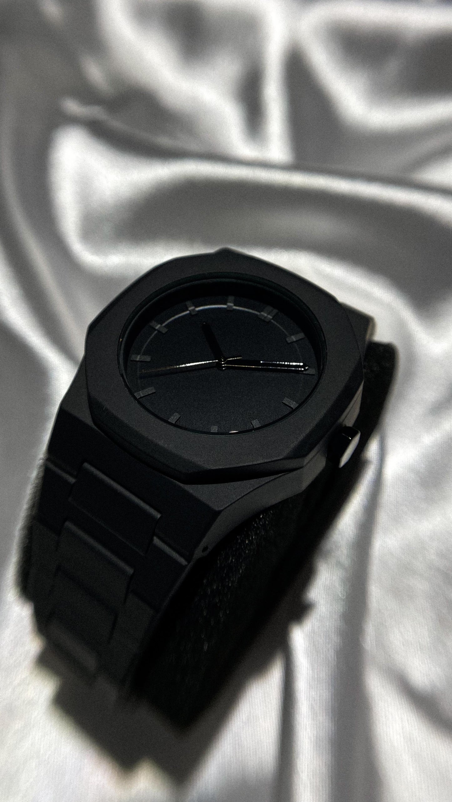 Arabic Numeral Watch (Black Aura)